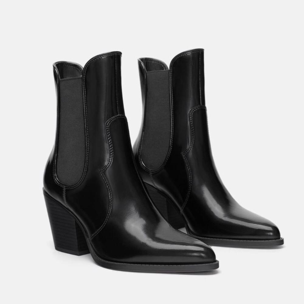 Zara booties like new, cawboy style